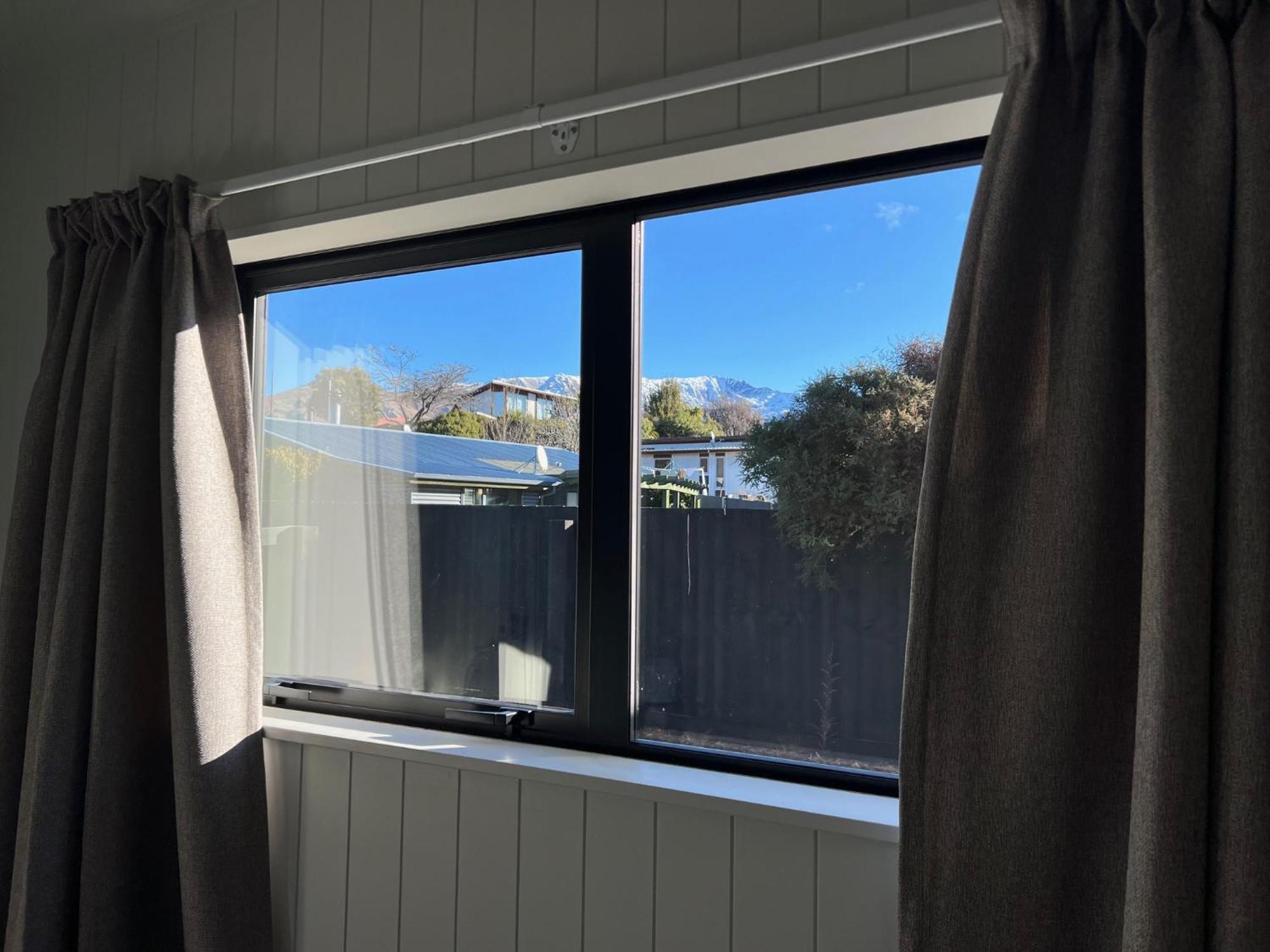 Mountain Cabin - Central, Cosy And Cute With Views Wanaka Extérieur photo